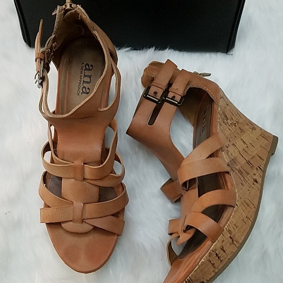 Brown wedge - Picture 1 of 3